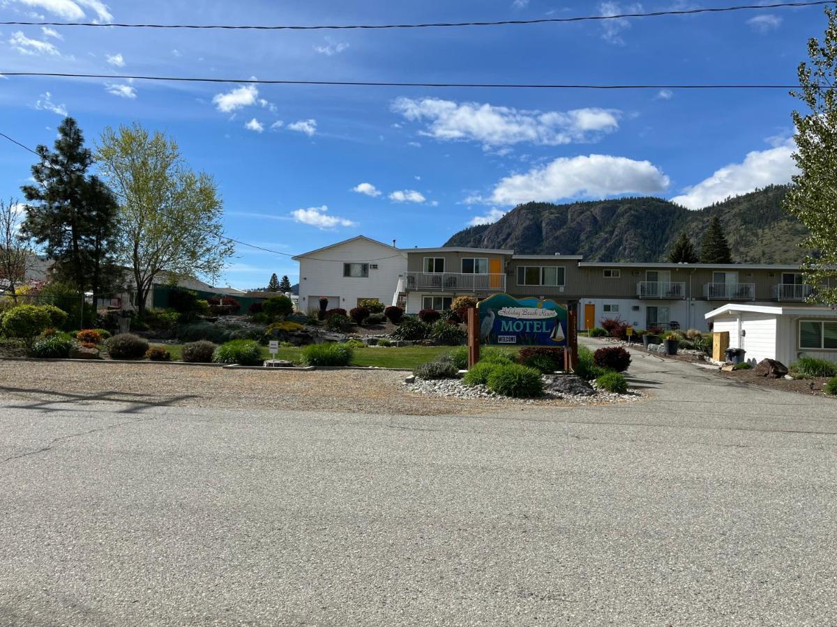 Holiday Beach Resort Motel Okanagan Falls Экстерьер фото