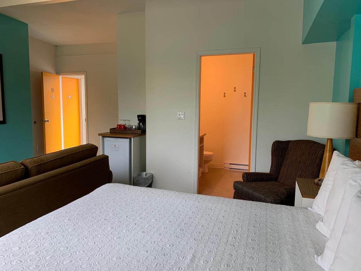 Holiday Beach Resort Motel Okanagan Falls Экстерьер фото